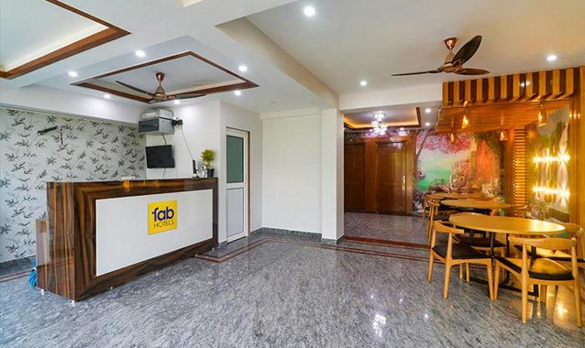 Fabhotel Star Corporate Suite Gurgaon Exterior foto